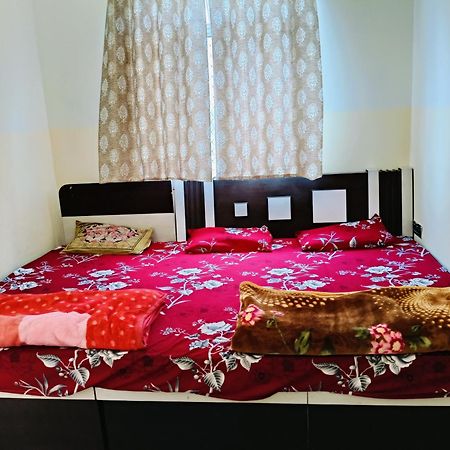 Jai Hanuman Guest House Palsana  Kültér fotó
