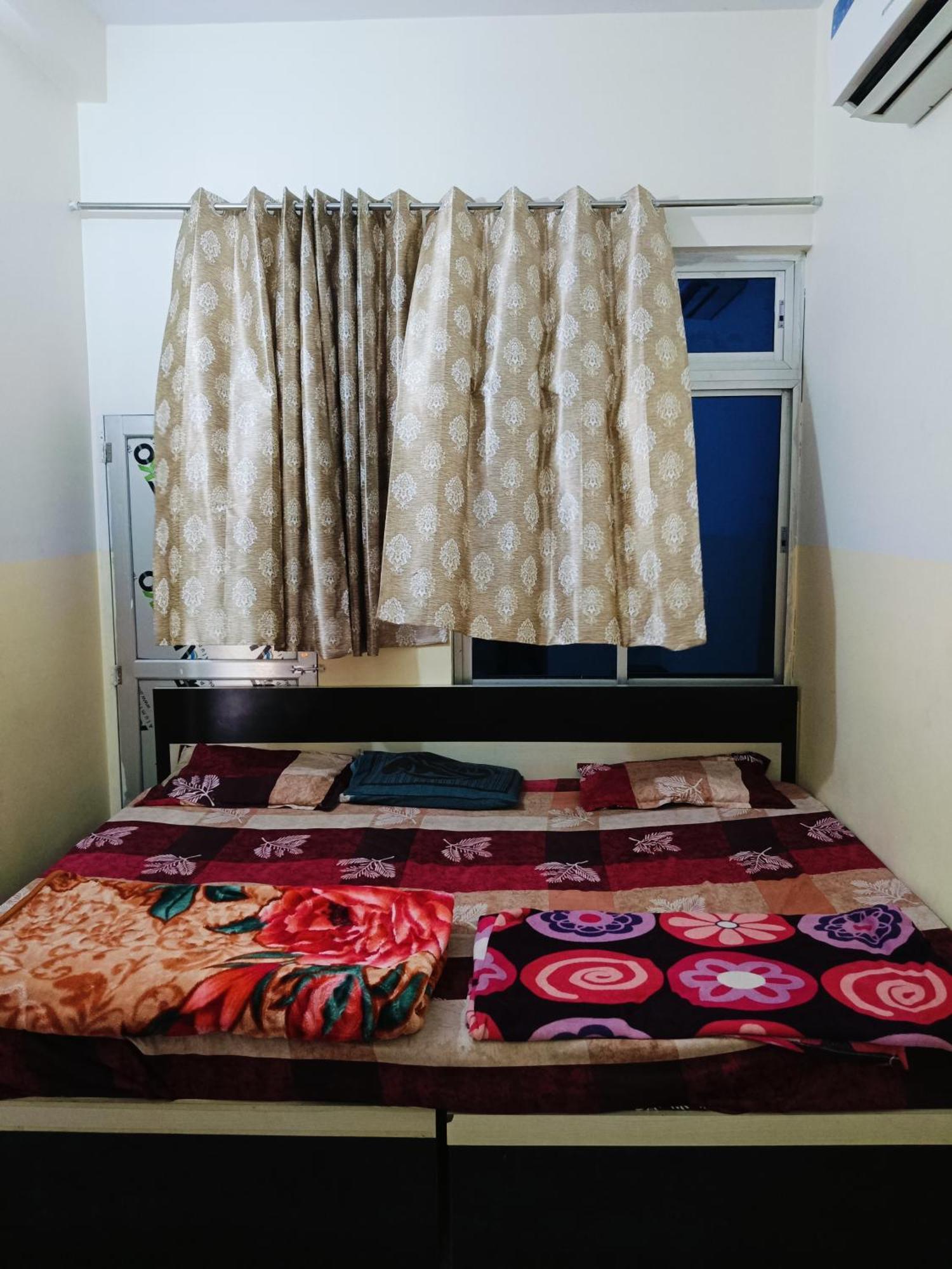 Jai Hanuman Guest House Palsana  Kültér fotó